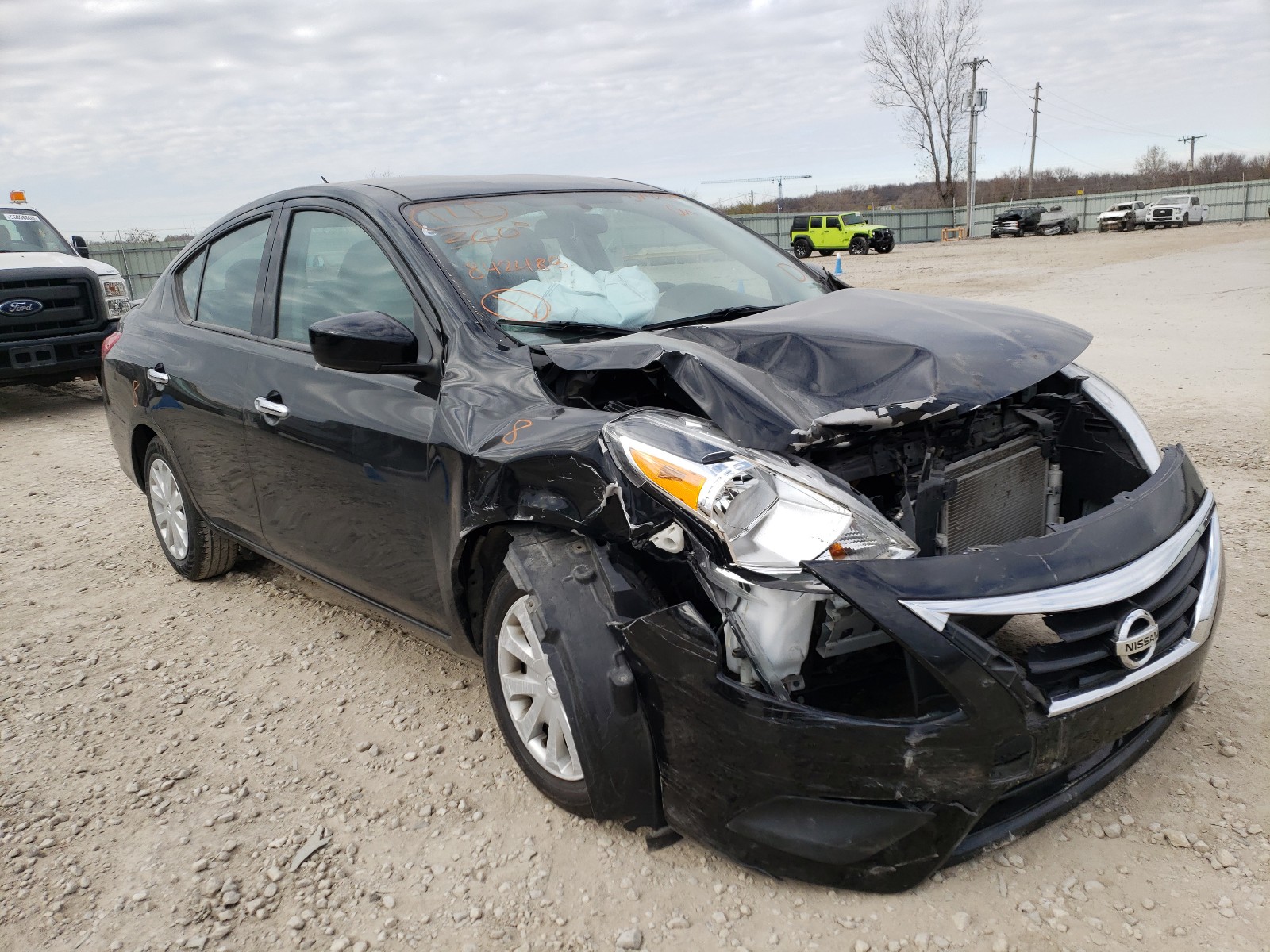 3N1CN7AP8KL842483 2019 Nissan Versa S