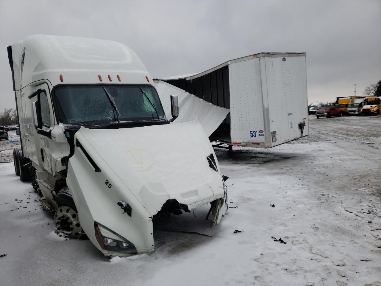 3AKJHHDR9JSKB2022 2018 Freightliner Cascadia 1