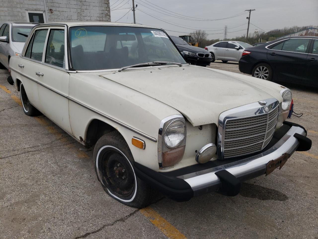 11501712026386 1975 Mercedes-Benz 200 Series