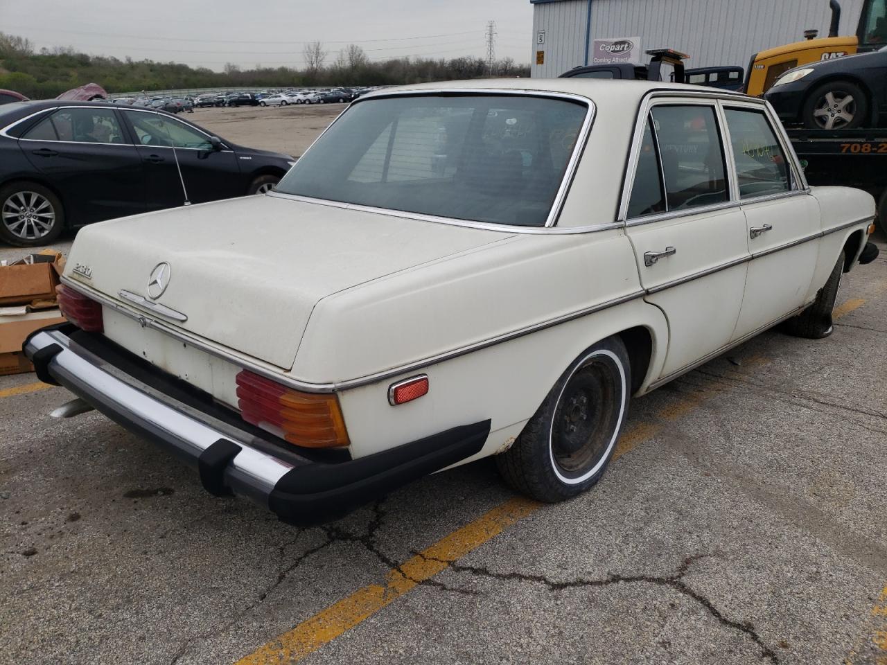 11501712026386 1975 Mercedes-Benz 200 Series