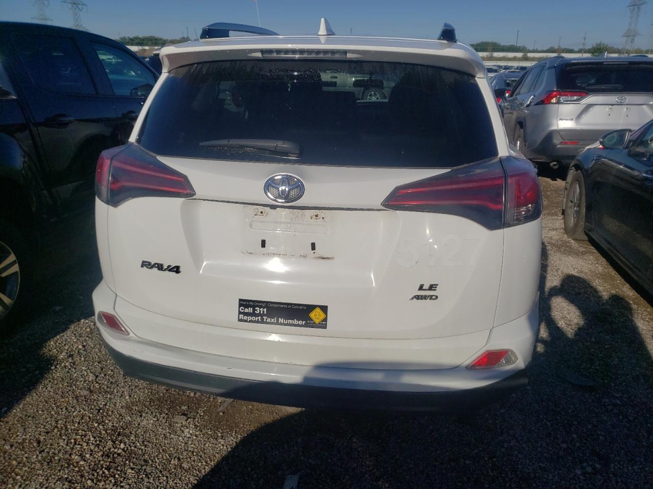 JTMBFREV8GJ086422 2016 Toyota Rav4 Le