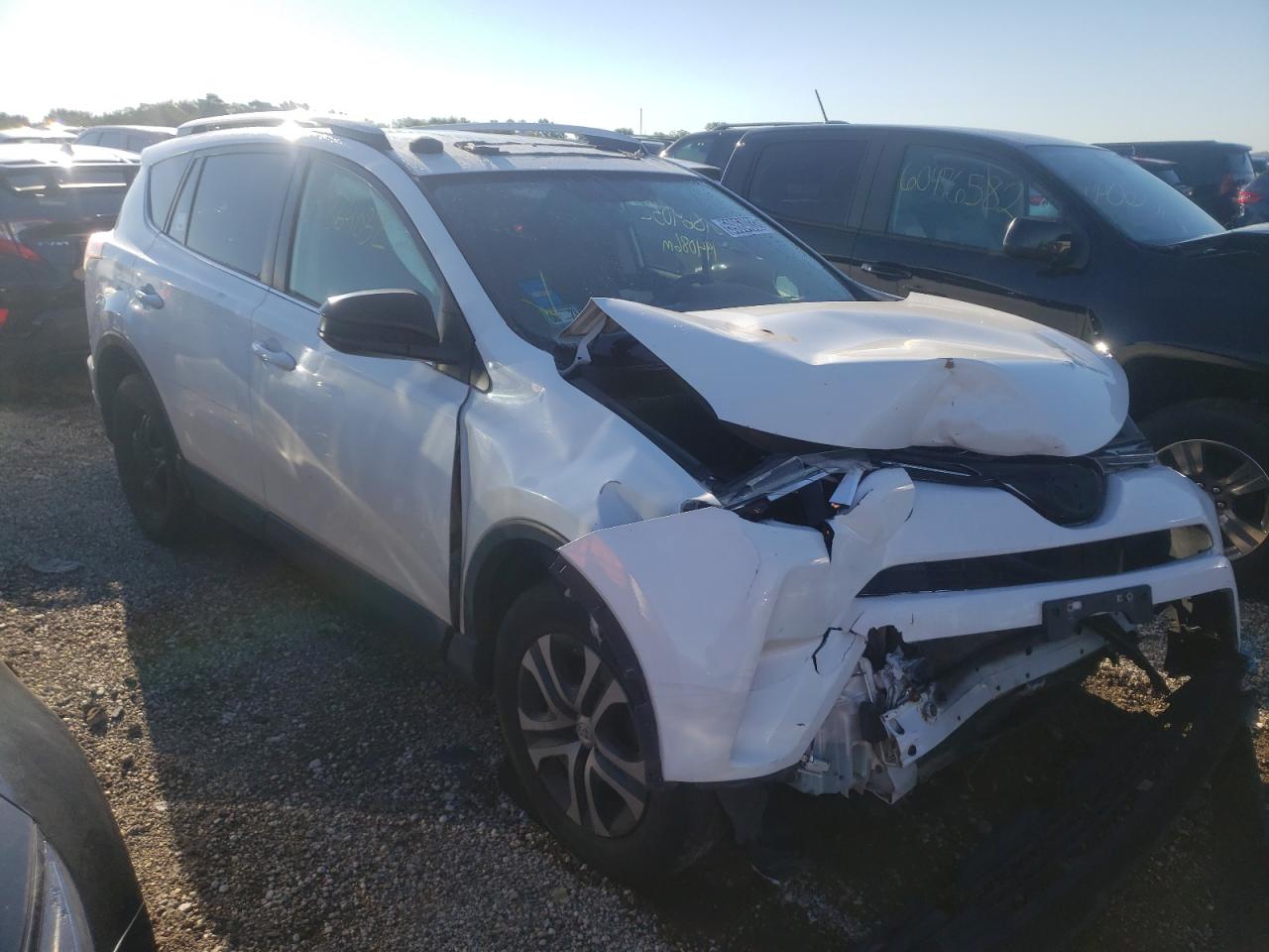 JTMBFREV8GJ086422 2016 Toyota Rav4 Le