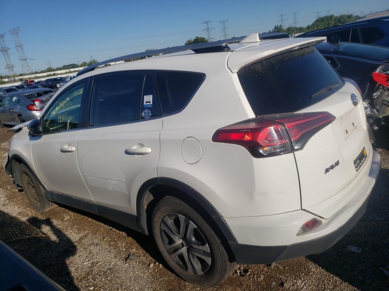 JTMBFREV8GJ086422 2016 Toyota Rav4 Le