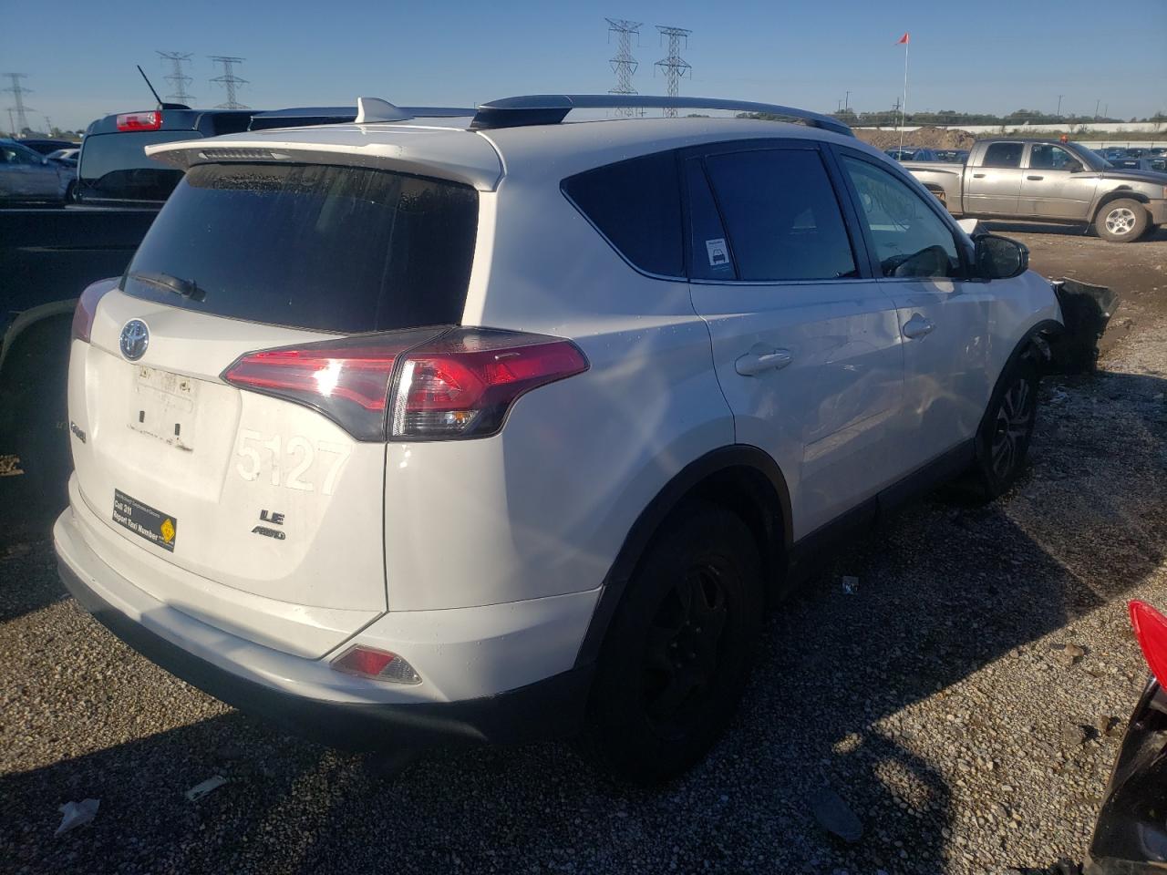 JTMBFREV8GJ086422 2016 Toyota Rav4 Le