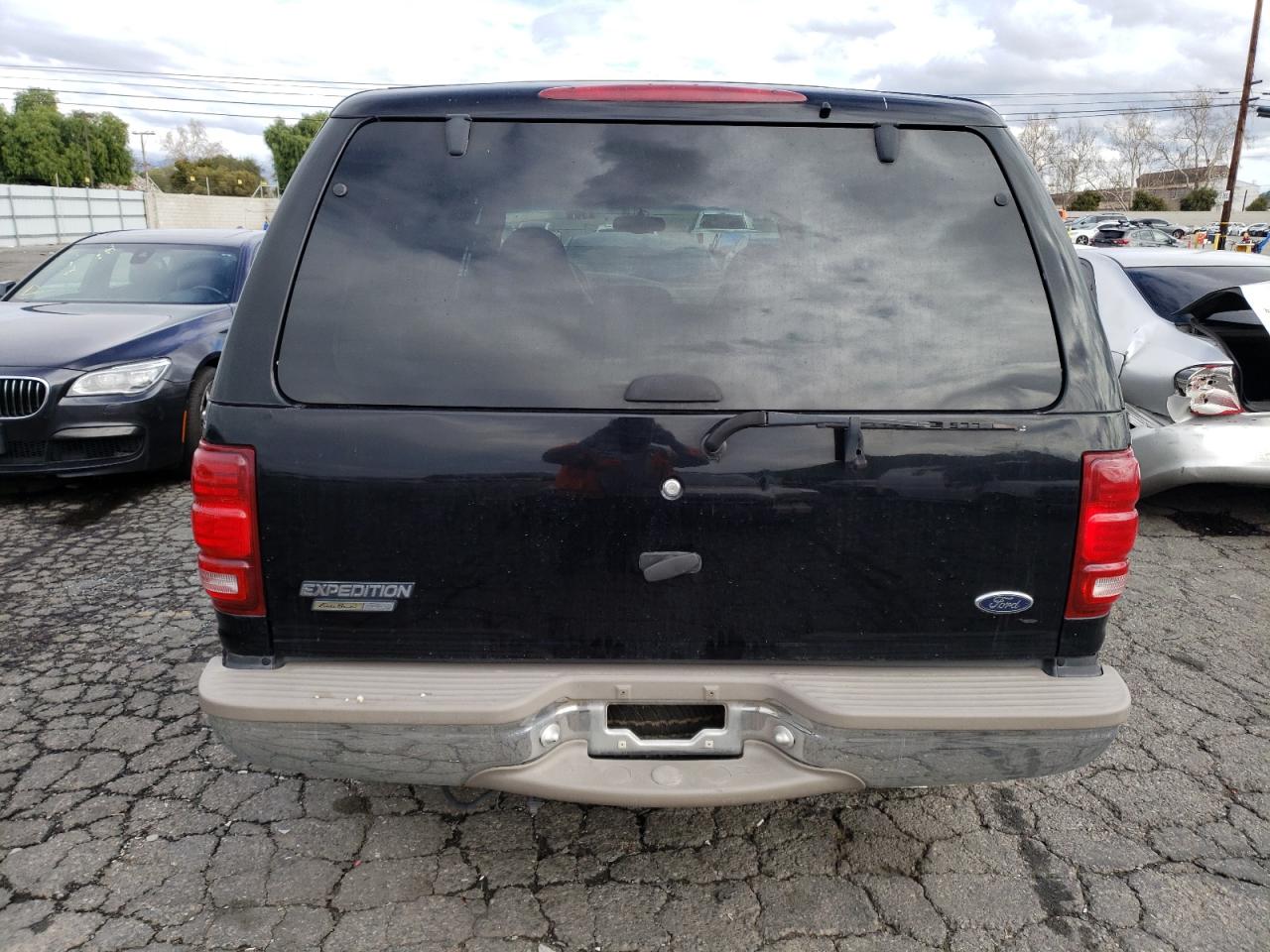 1FMRU17L02LA84559 2002 Ford Expedition Eddie Bauer