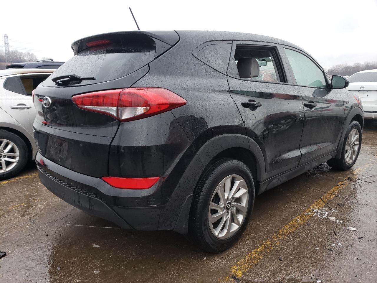 KM8J23A4XHU511412 2017 Hyundai Tucson Se