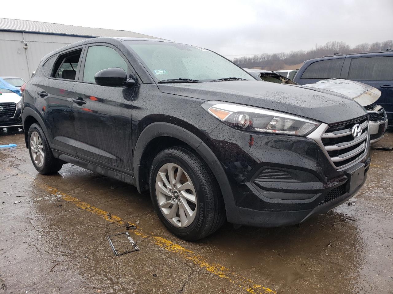 KM8J23A4XHU511412 2017 Hyundai Tucson Se