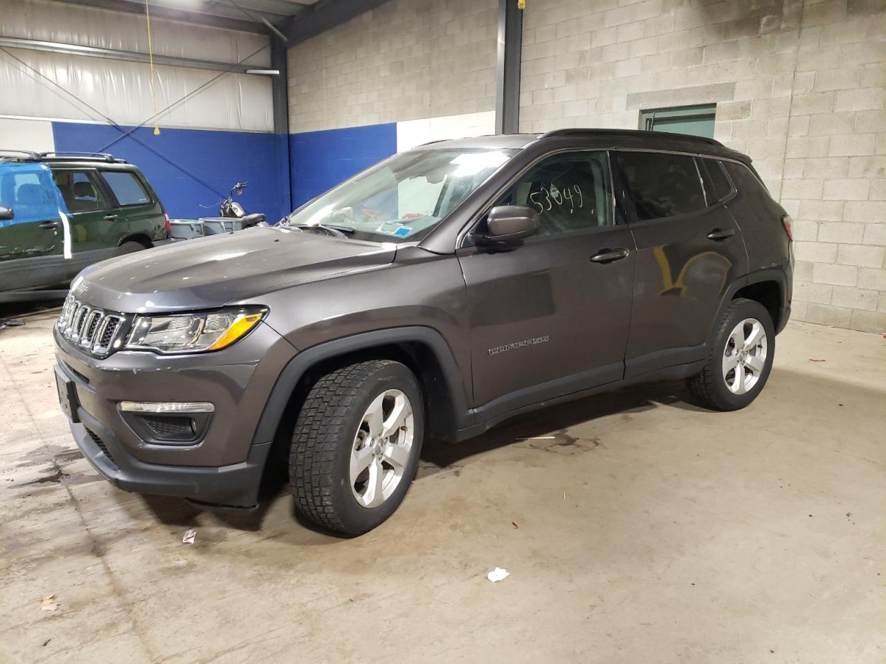 3C4NJDBB1JT423506 2018 Jeep Compass Latitude