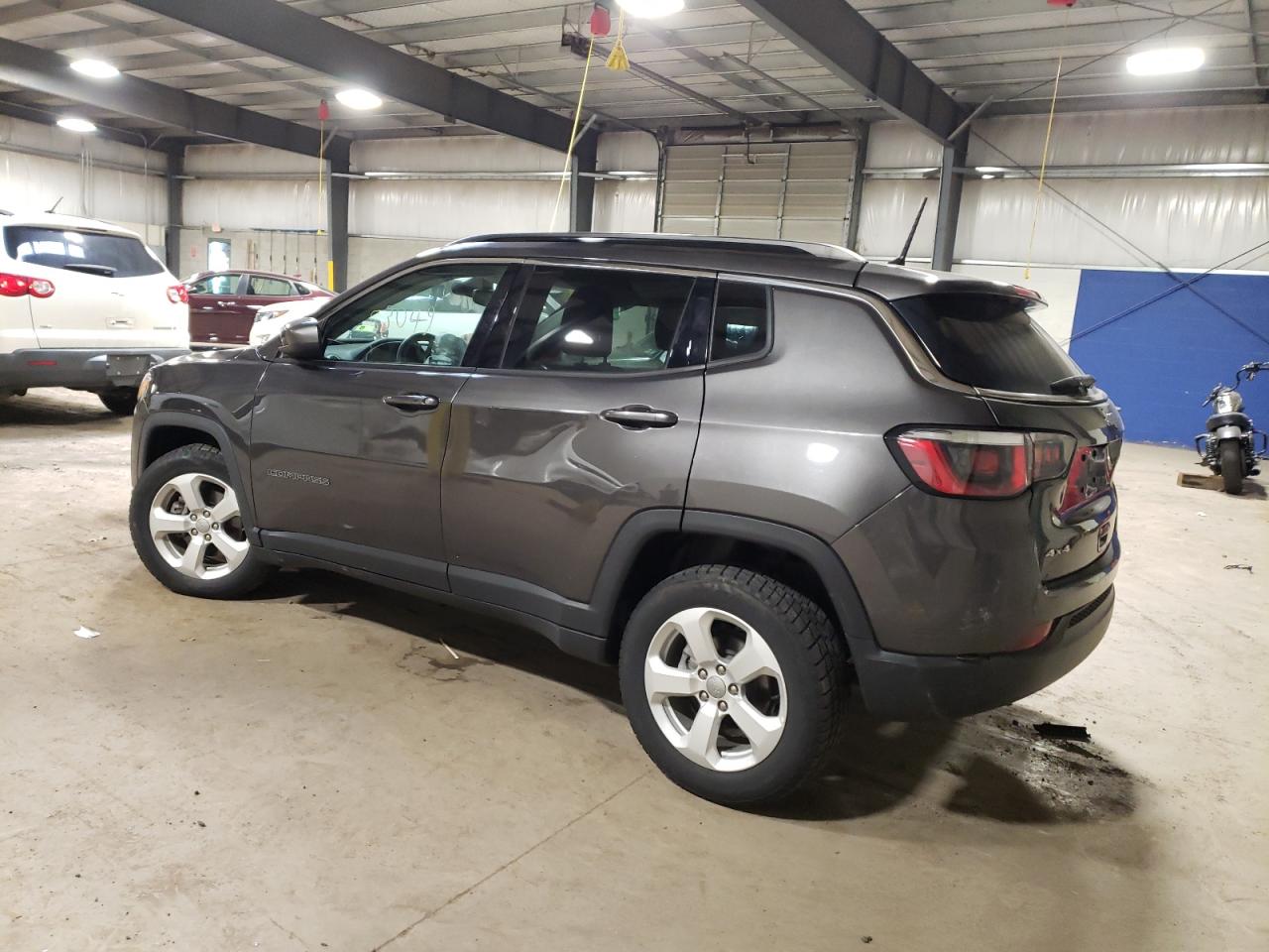 3C4NJDBB1JT423506 2018 Jeep Compass Latitude