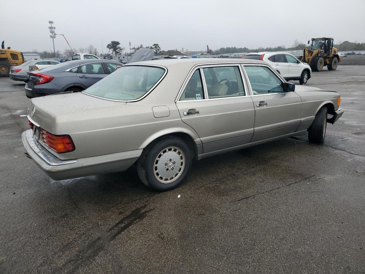 1989 Mercedes-Benz 420 Sel VIN: WDBCA35E1KA465561 Lot: 61400034