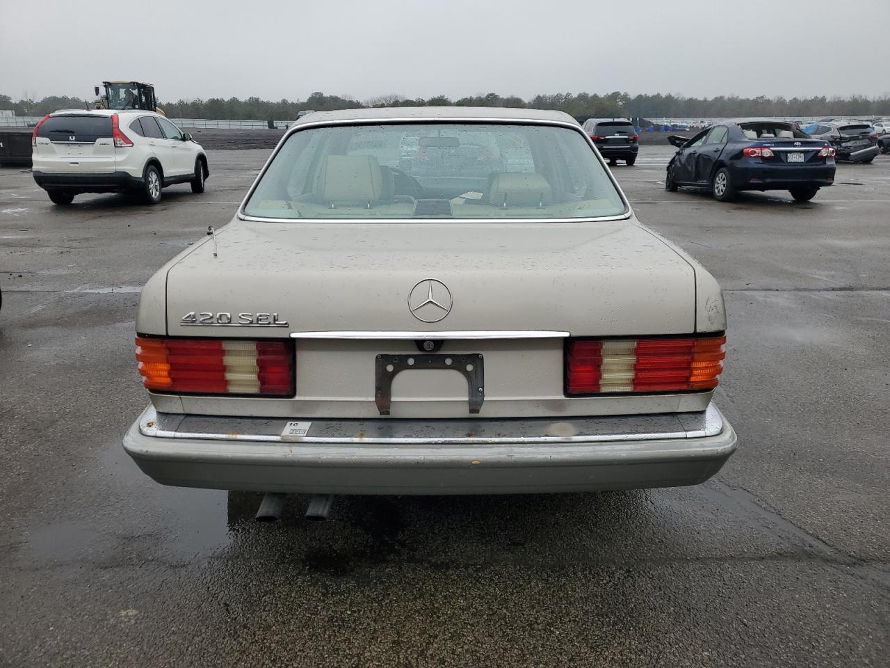 1989 Mercedes-Benz 420 Sel VIN: WDBCA35E1KA465561 Lot: 61400034