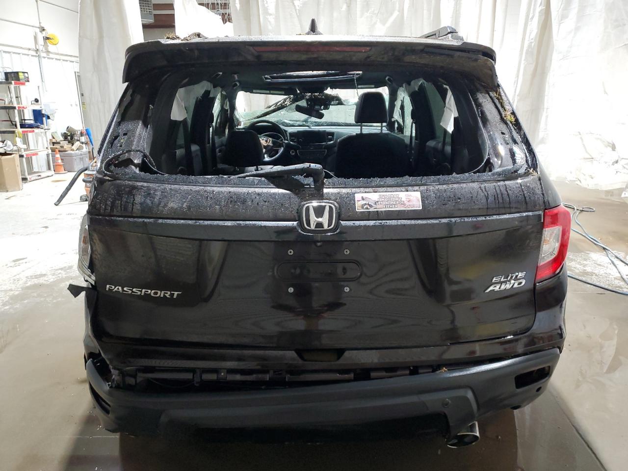 5FNYF8H03KB002706 2019 Honda Passport Elite