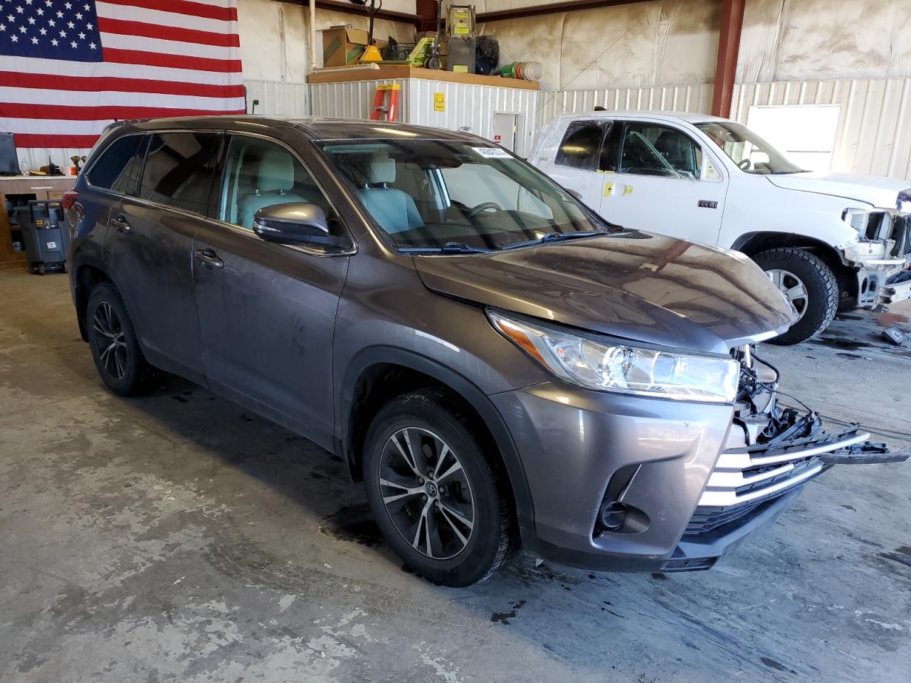 2019 Toyota Highlander Le VIN: 5TDBZRFH2KS947296 Lot: 40843374