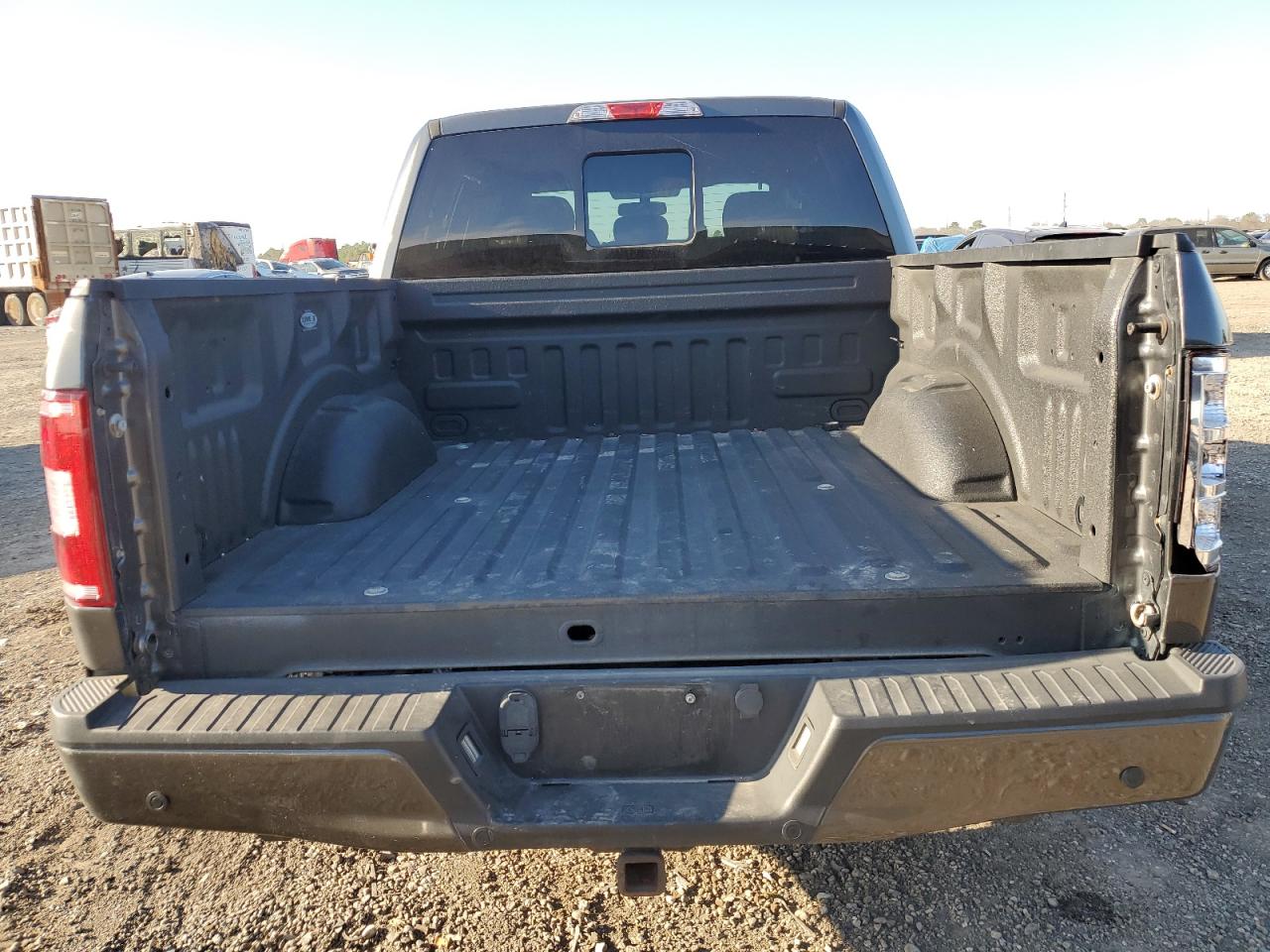 1FTEW1CP5JFC52523 2018 Ford F150 Supercrew