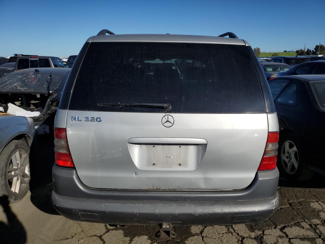 4JGAB54EXXA144088 1999 Mercedes-Benz Ml 320