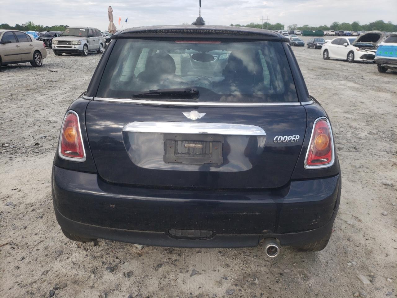 2008 Mini Cooper VIN: WMWMF335X8TT64135 Lot: 51308054