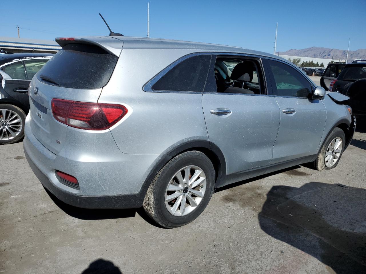 5XYPG4A31KG586568 2019 Kia Sorento L