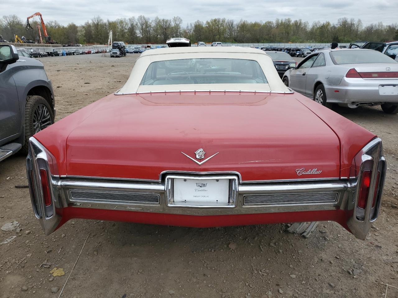 1966 Cadillac Deville VIN: F6287812 Lot: 76001014