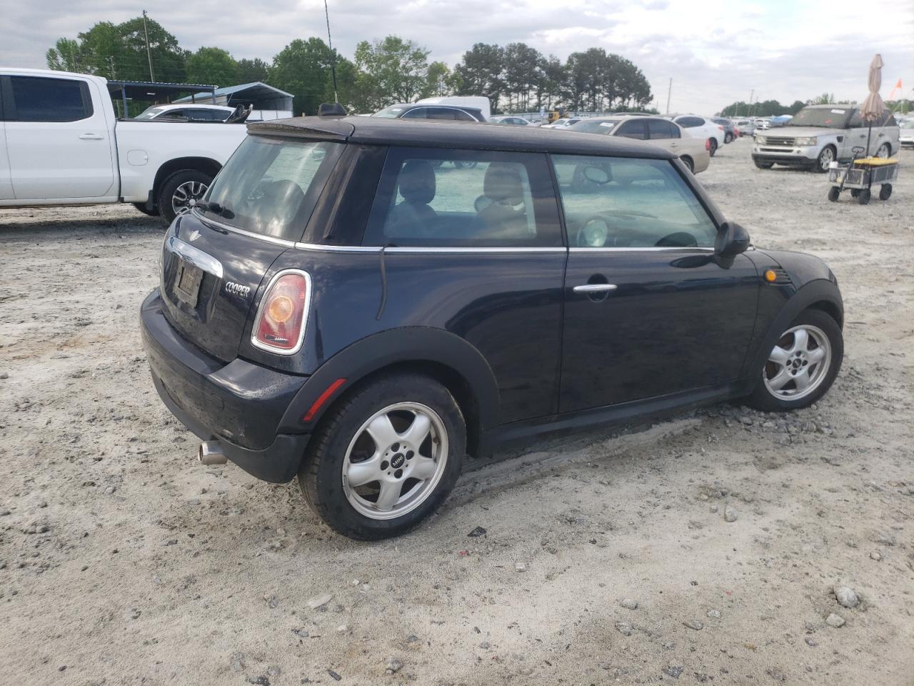 2008 Mini Cooper VIN: WMWMF335X8TT64135 Lot: 51308054