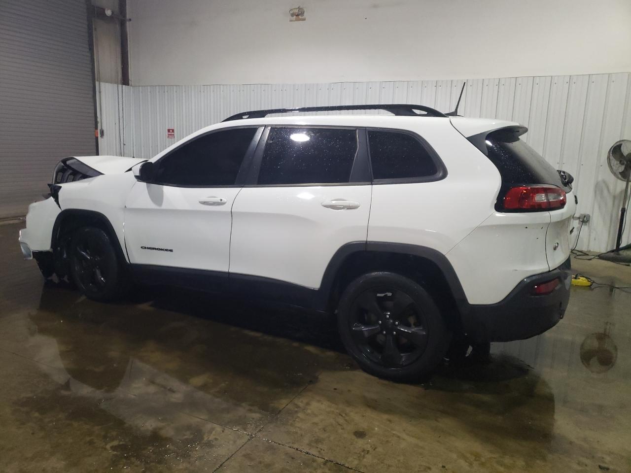 1C4PJLCB8JD527952 2018 Jeep Cherokee Latitude