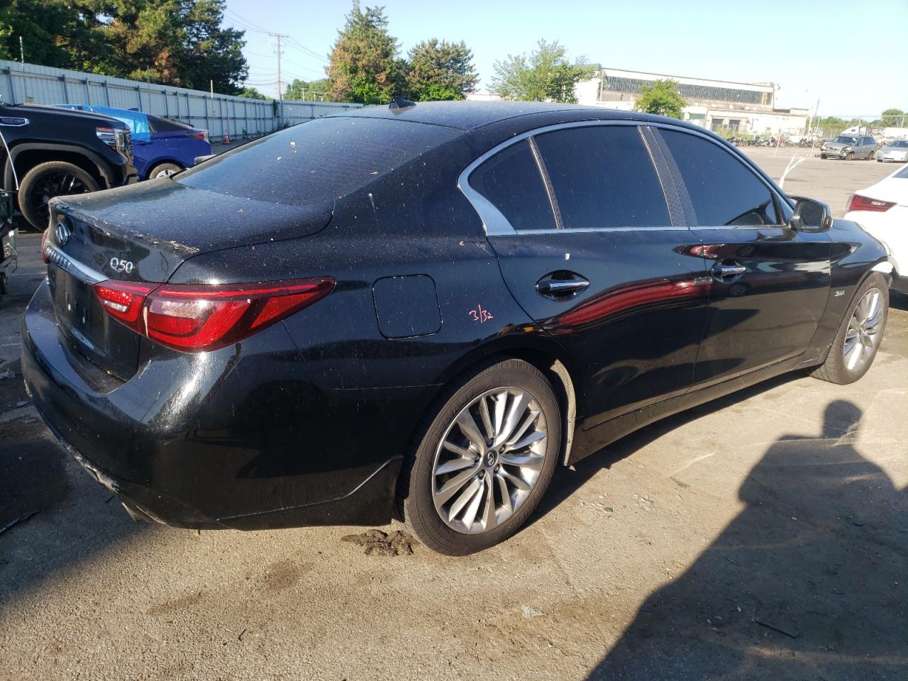 JN1EV7AR5JM436451 2018 Infiniti Q50 Luxe