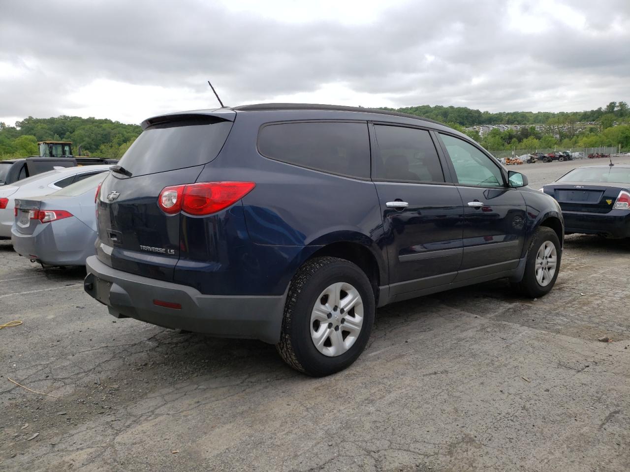 1GNKVEED5BJ144232 2011 Chevrolet Traverse Ls