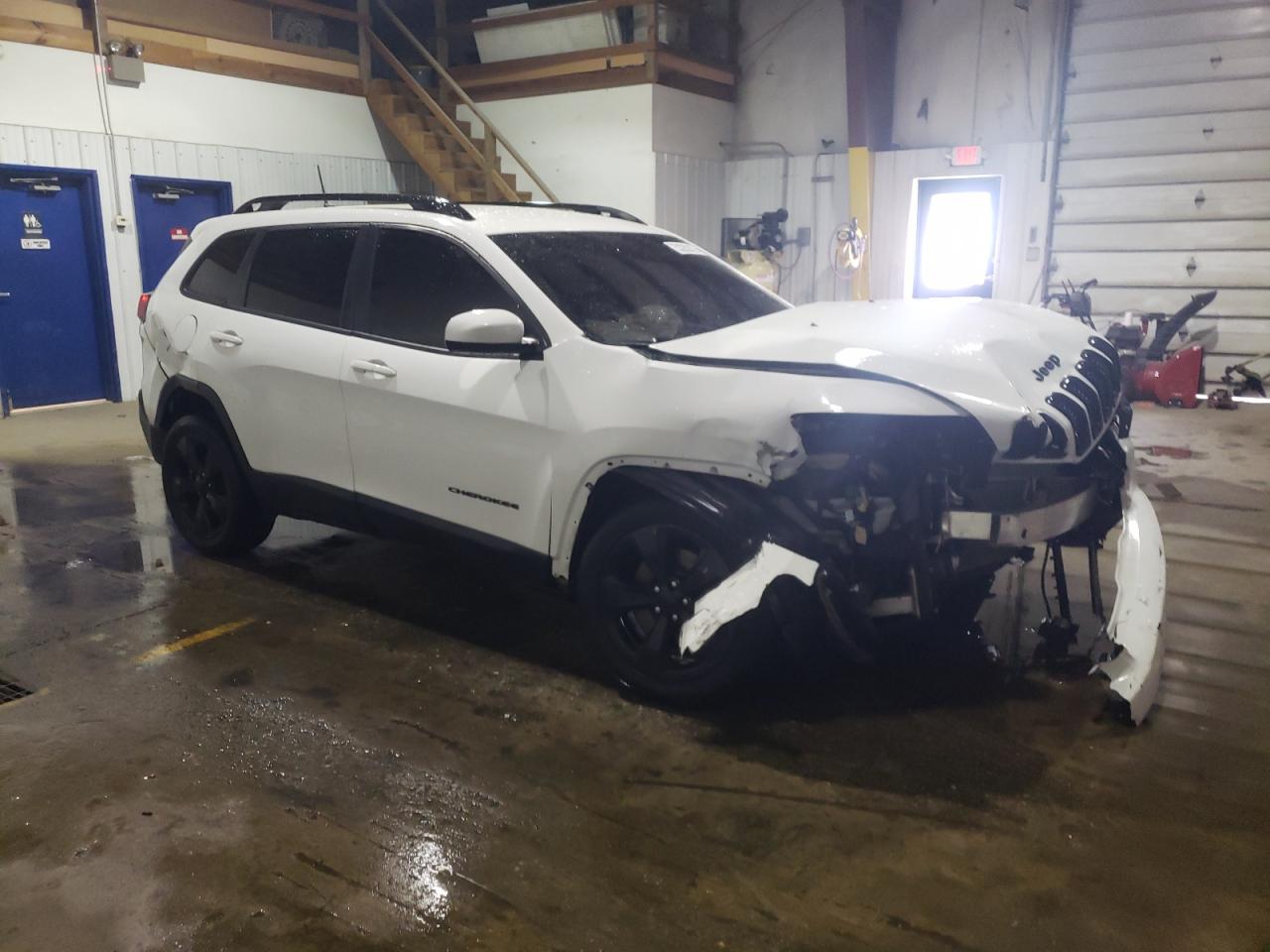 1C4PJLCB8JD527952 2018 Jeep Cherokee Latitude