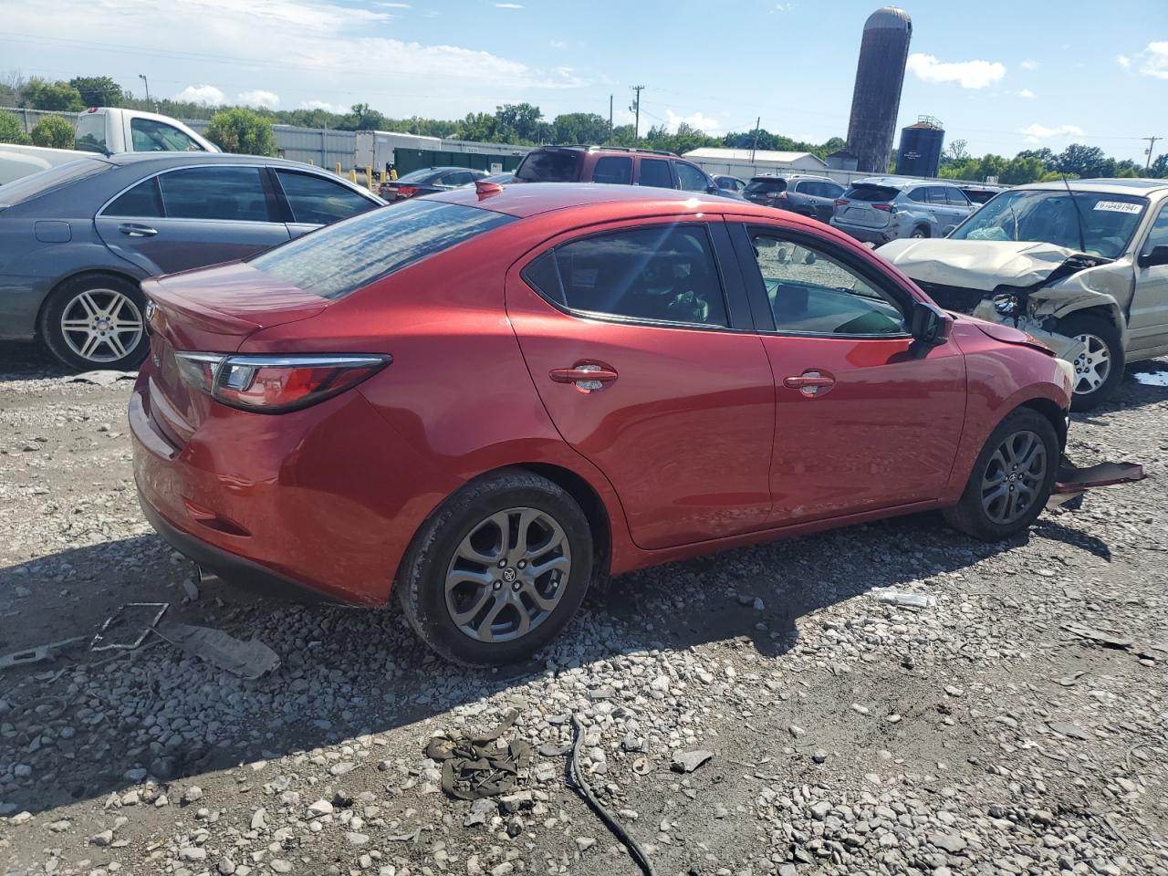 3MYDLBYV9KY520132 2019 Toyota Yaris L