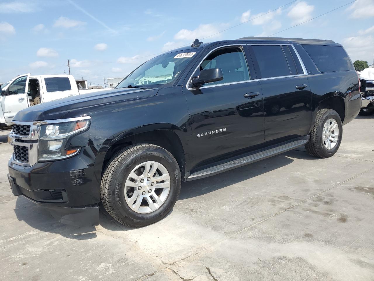 1GNSKHKCXKR187939 2019 Chevrolet Suburban K1500 Lt