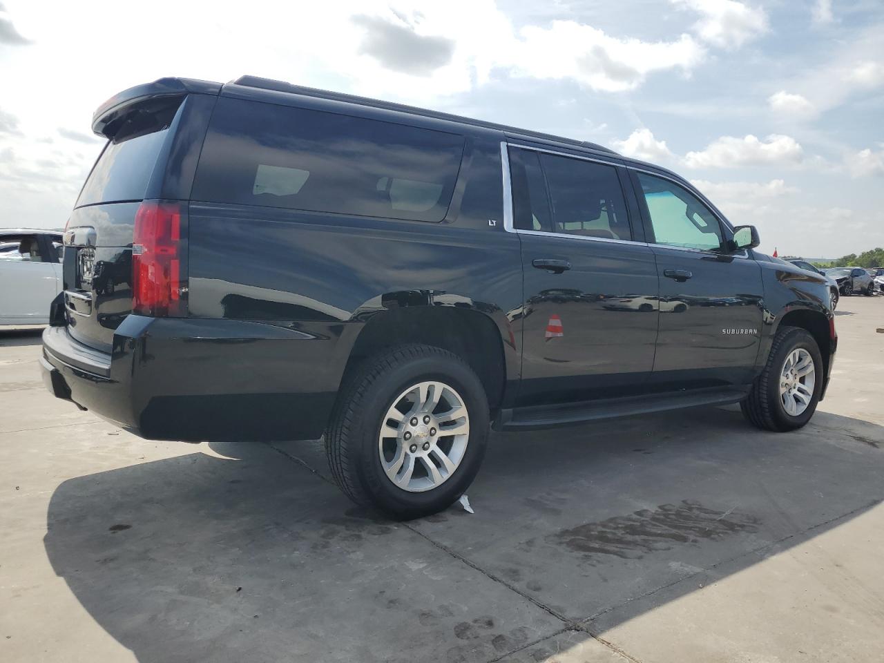 1GNSKHKCXKR187939 2019 Chevrolet Suburban K1500 Lt