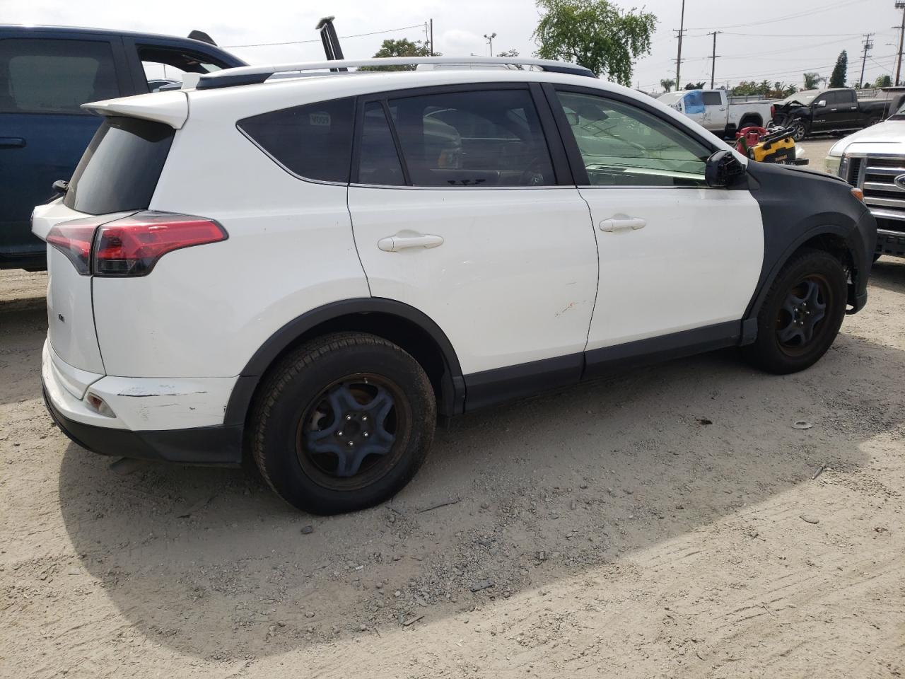 JTMZFREV6HJ129395 2017 Toyota Rav4 Le