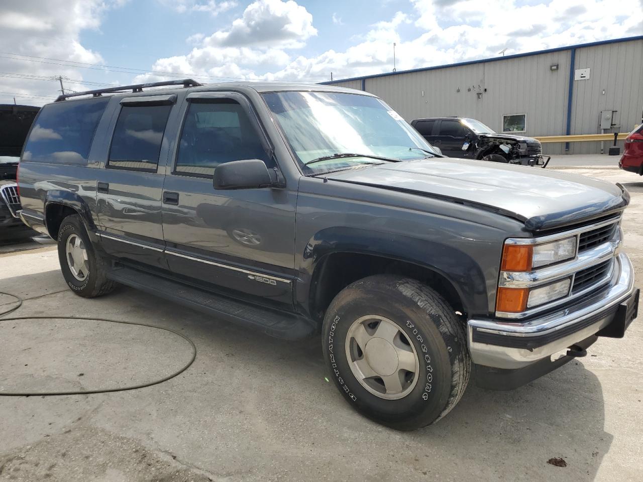 1999 Chevrolet Suburban K1500 VIN: 3GNFK16R2XG252636 Lot: 60340864