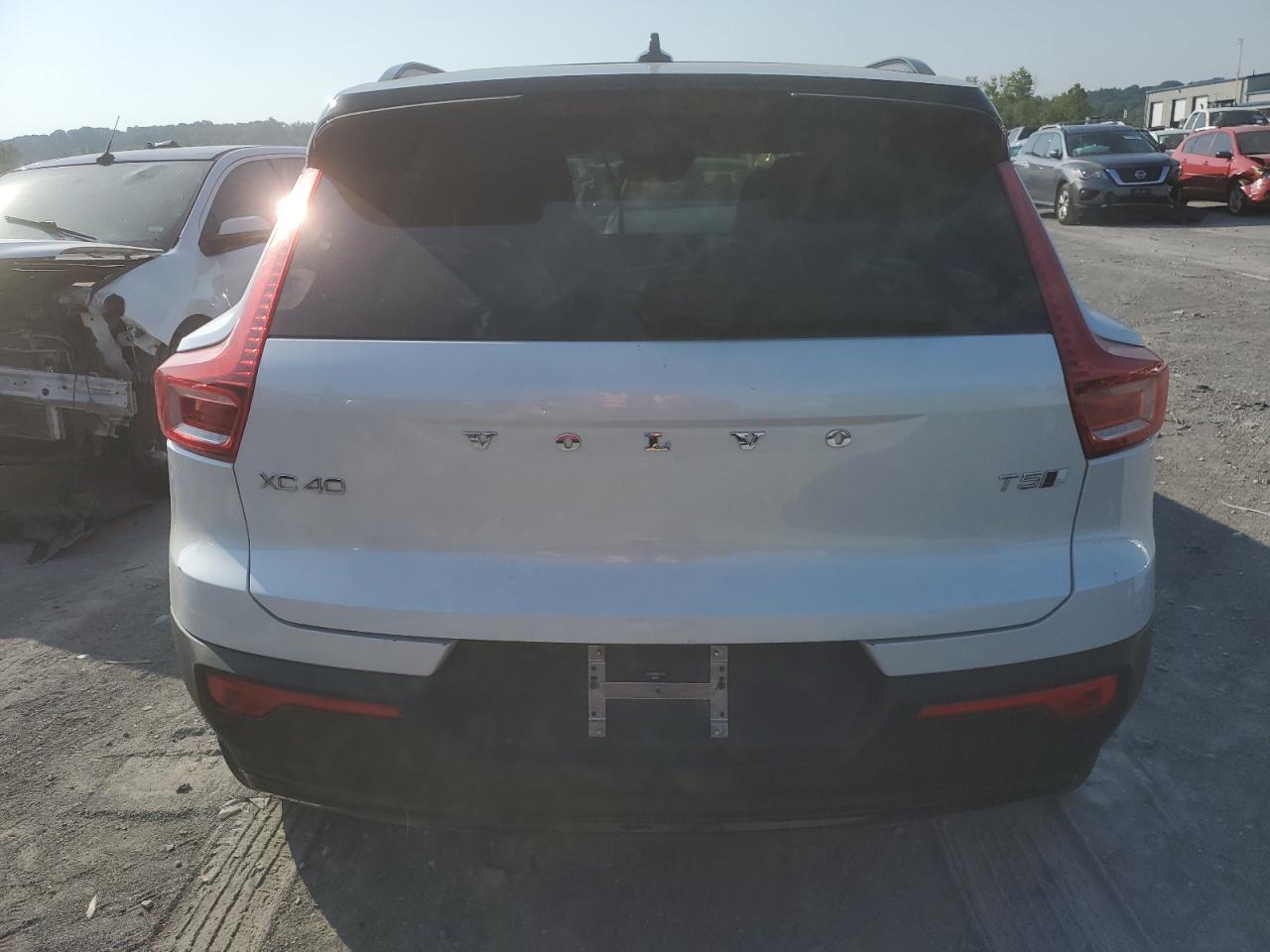 YV4162UM0N2667557 2022 Volvo Xc40 T5 R-Design