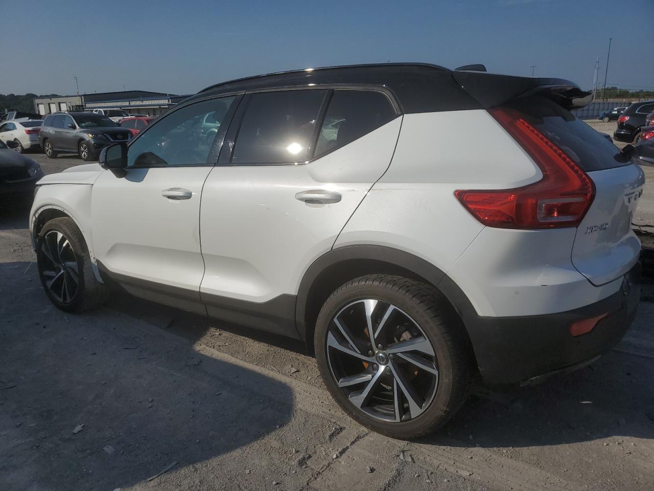 YV4162UM0N2667557 2022 Volvo Xc40 T5 R-Design