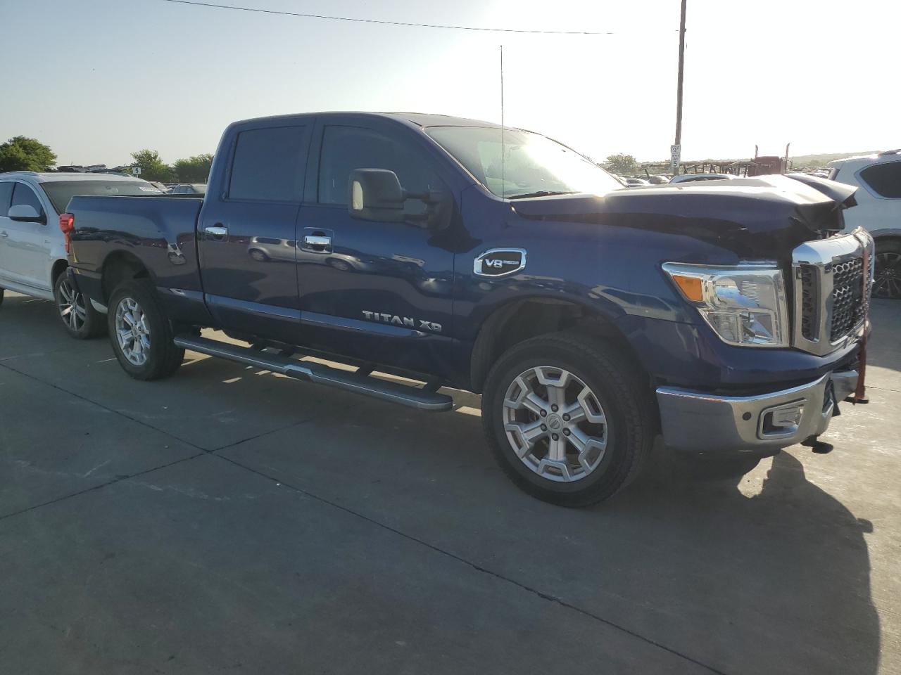 1N6AA1F22HN553678 2017 Nissan Titan Xd Sl