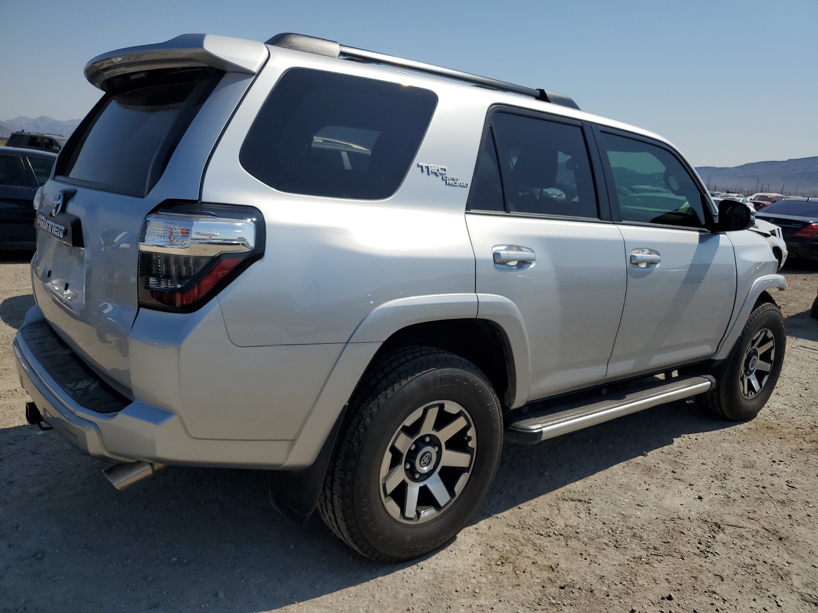 JTEBU5JR2K5648044 2019 Toyota 4Runner Sr5