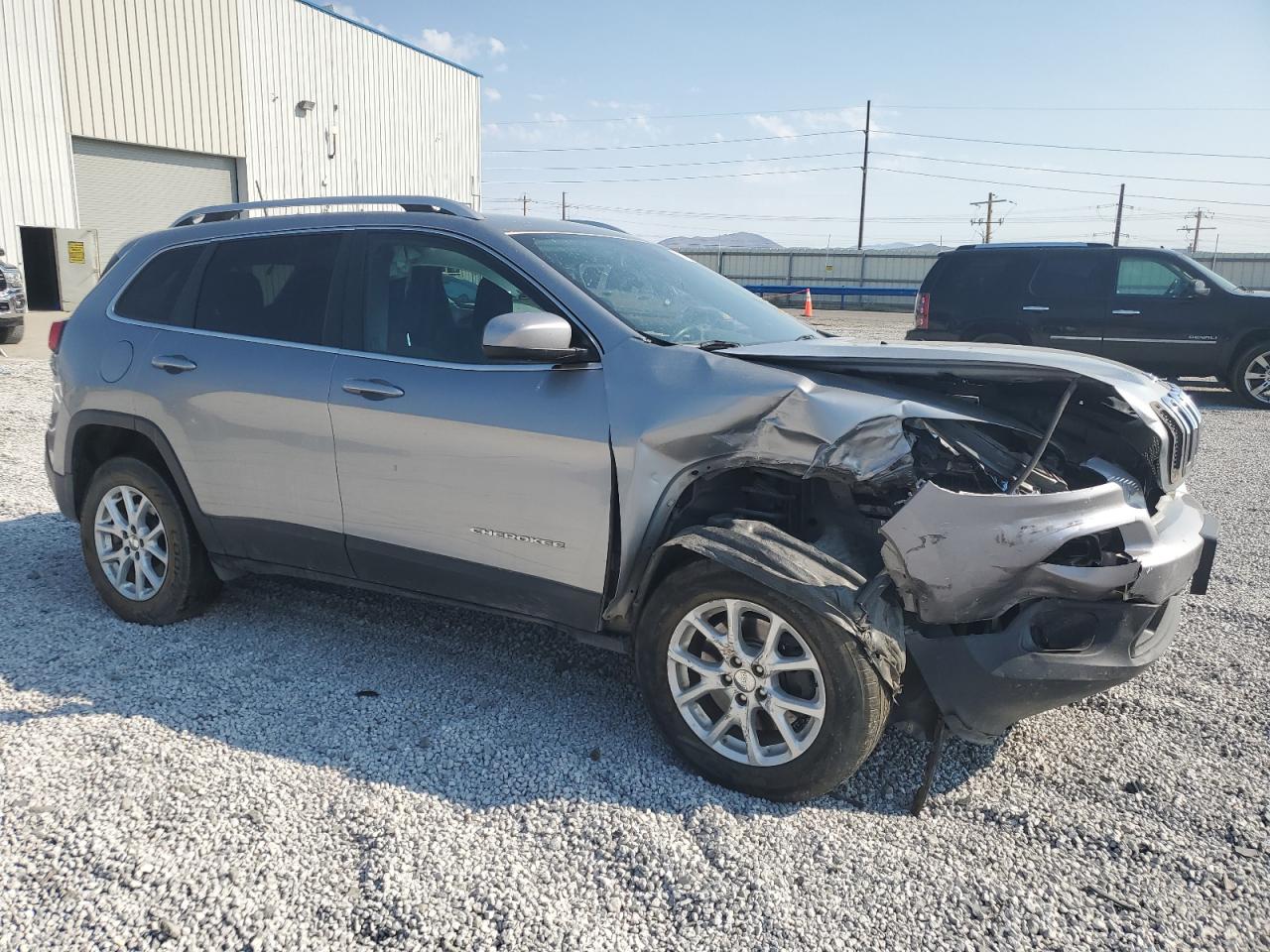 2016 Jeep Cherokee Latitude VIN: 1C4PJMCB8GW239206 Lot: 63563174