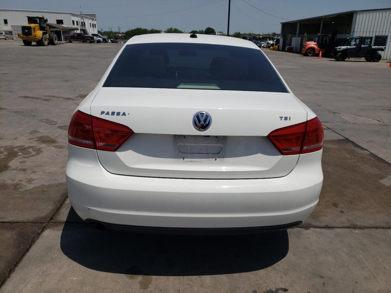 2015 Volkswagen Passat S VIN: 1VWAS7A33FC106043 Lot: 69697814