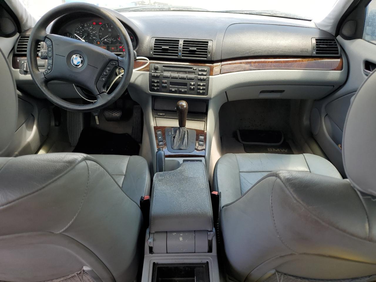 WBAEV33454KR34623 2004 BMW 325 I