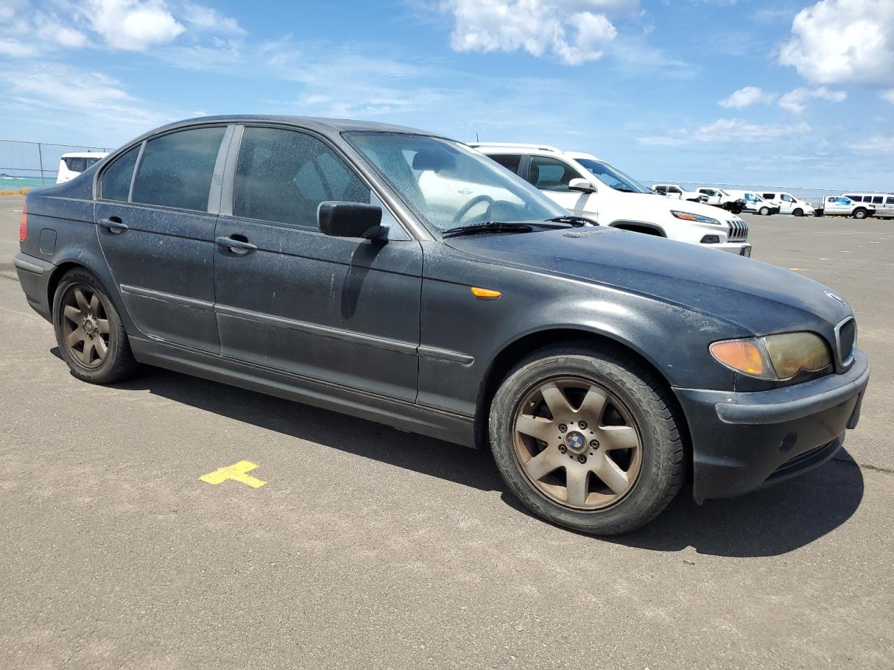 WBAEV33454KR34623 2004 BMW 325 I