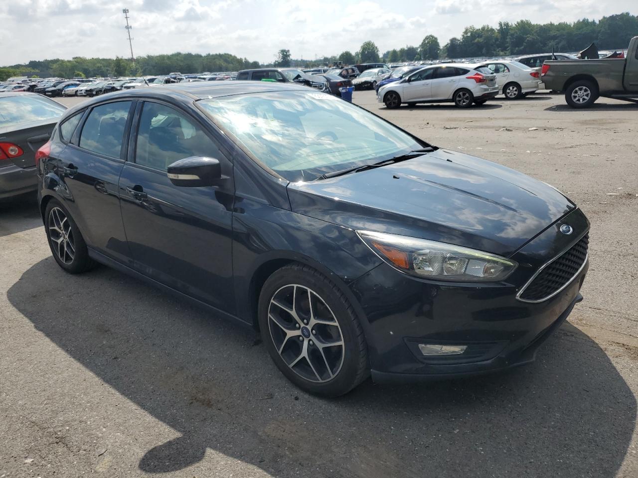 1FADP3M22HL326733 2017 Ford Focus Sel