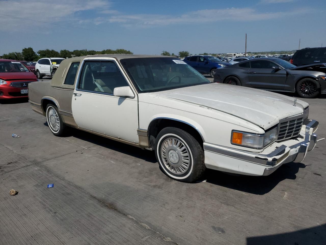 1992 Cadillac Deville VIN: 1G6CD13B6N4266887 Lot: 68456684