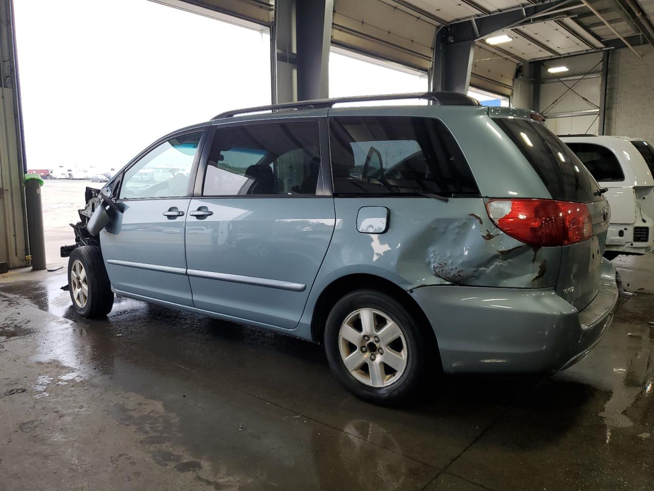 2008 Toyota Sienna Xle VIN: 5TDZK22C68S194644 Lot: 68748434