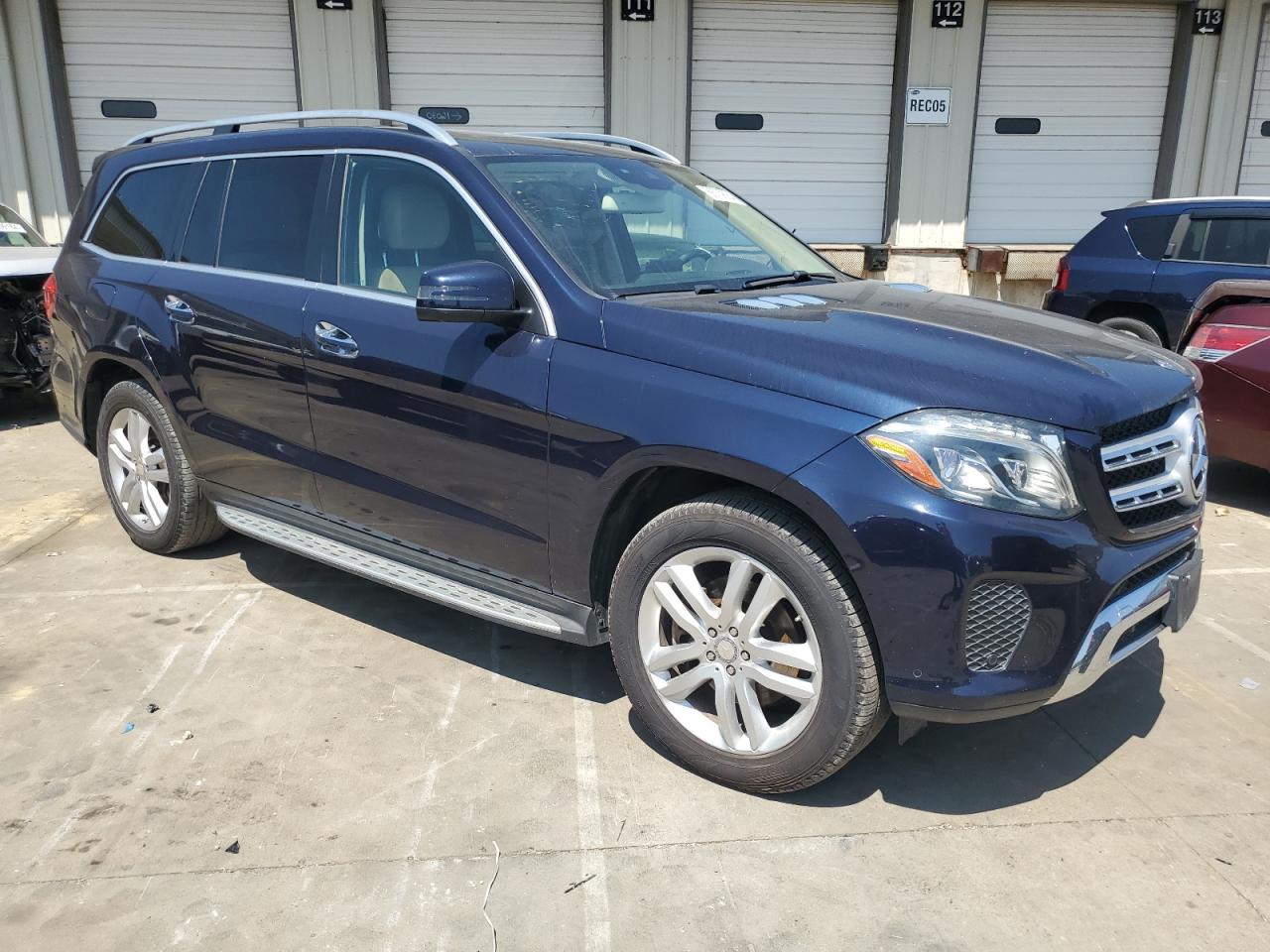 4JGDF6EE1HA890422 2017 Mercedes-Benz Gls 450 4Matic