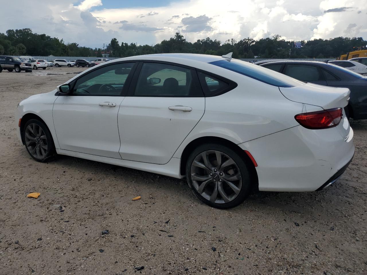 2015 Chrysler 200 S VIN: 1C3CCCDGXFN615815 Lot: 68166794