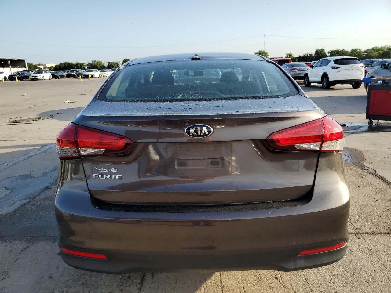 3KPFK4A78HE158256 2017 Kia Forte Lx