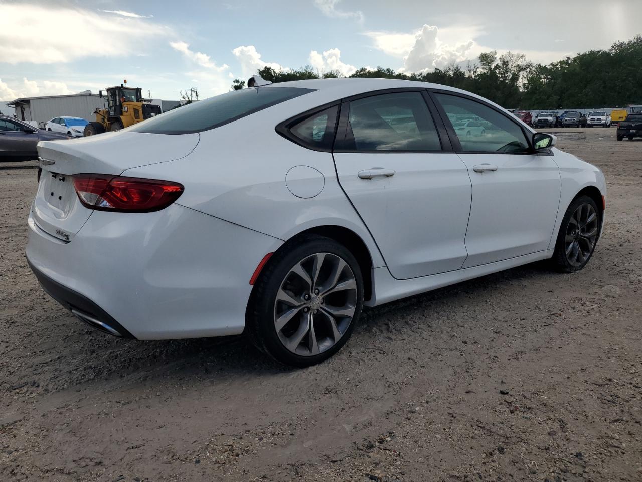 2015 Chrysler 200 S VIN: 1C3CCCDGXFN615815 Lot: 68166794