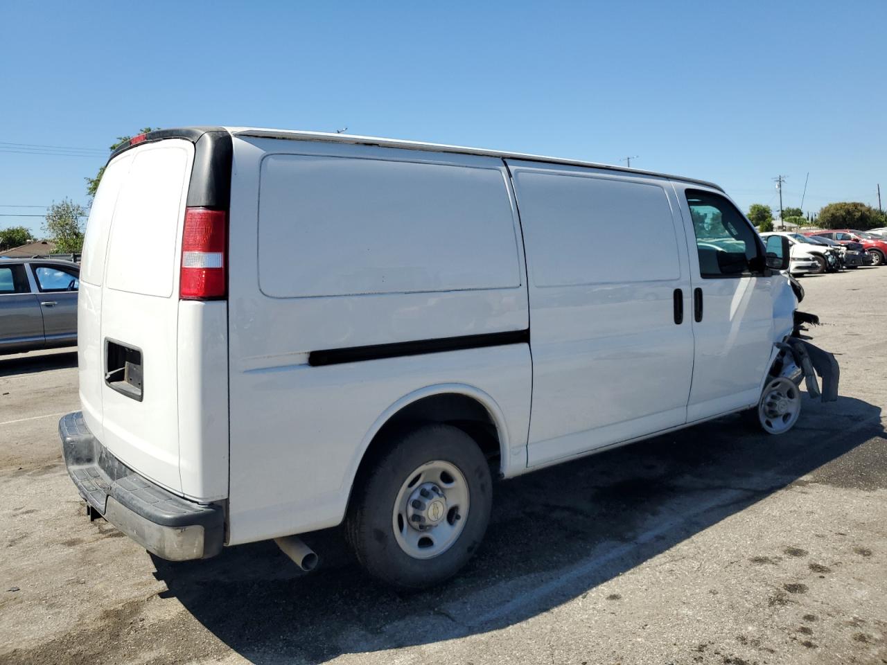 1GCWGAF75N1182652 2022 Chevrolet Express G2500