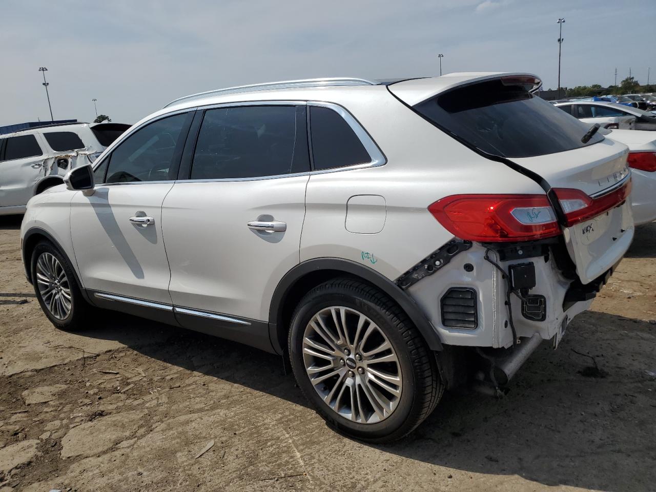 2LMTJ6LP4GBL75937 2016 Lincoln Mkx Reserve