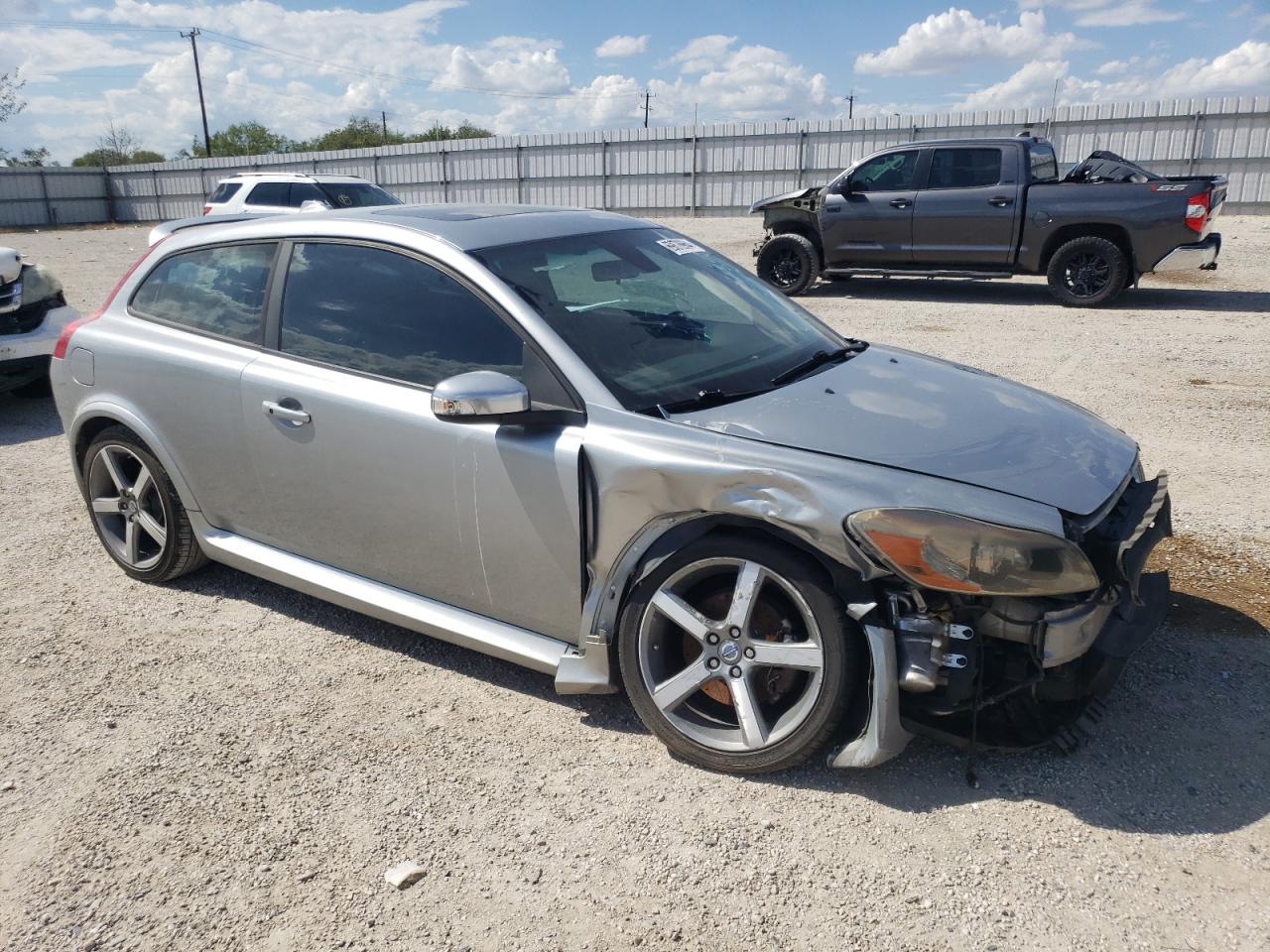 2011 Volvo C30 T5 VIN: YV1672MKXB2193661 Lot: 69878964